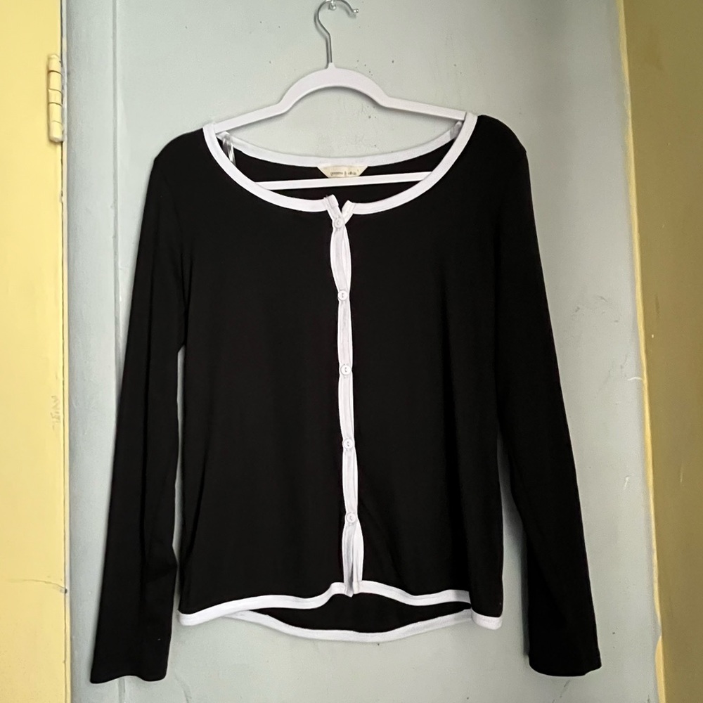 Black and White Long-Sleeve Women's Top
